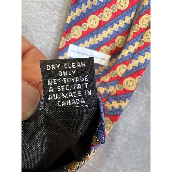 Metropolitan Museum Of Art Tie Silk Red Blue Gold Medallion Stripe Print 4"x58" - Picture 6 of 6